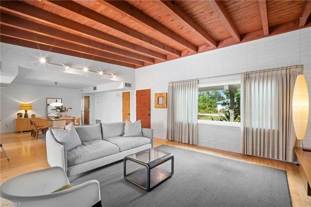 2372 Woodland TER, Fort Myers, FL 33907