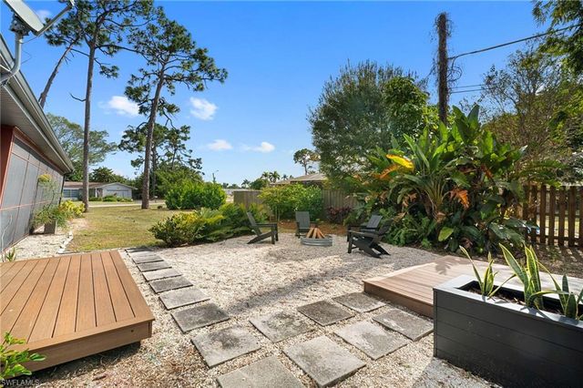 2372 Woodland TER, Fort Myers, FL 33907