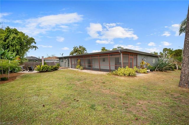 2372 Woodland TER, Fort Myers, FL 33907