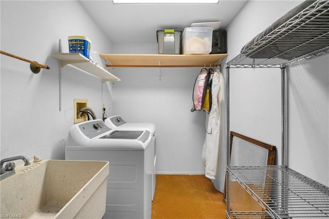 2372 Woodland TER, Fort Myers, FL 33907