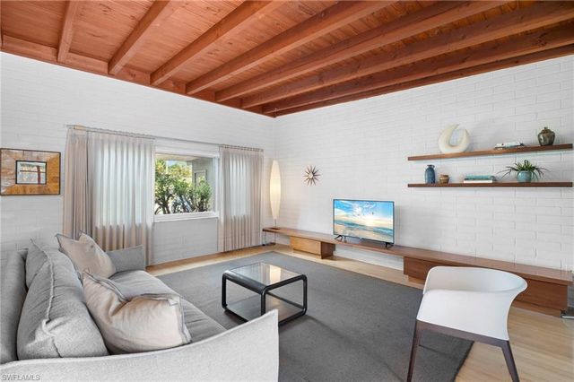 2372 Woodland TER, Fort Myers, FL 33907