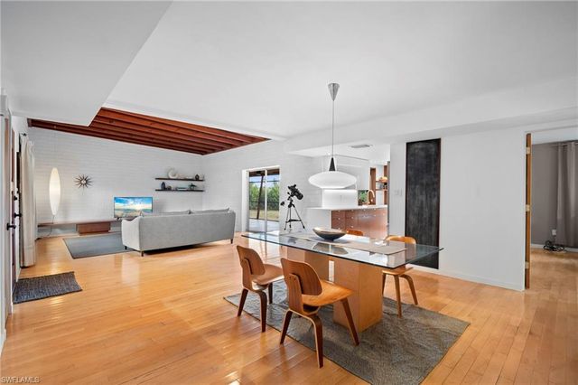 2372 Woodland TER, Fort Myers, FL 33907