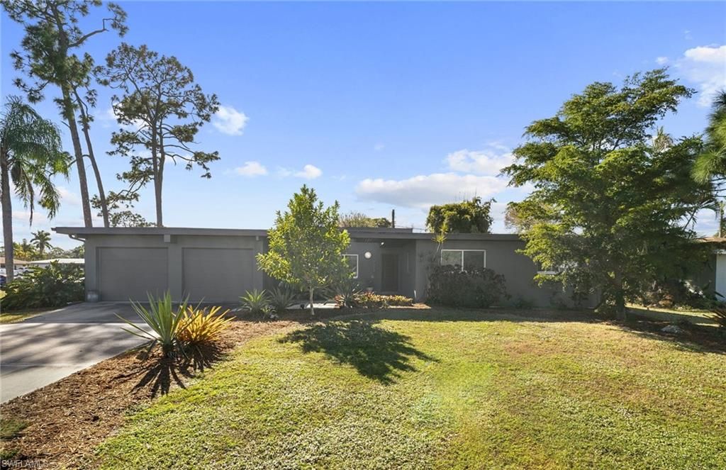 2372 Woodland TER, Fort Myers, FL 33907