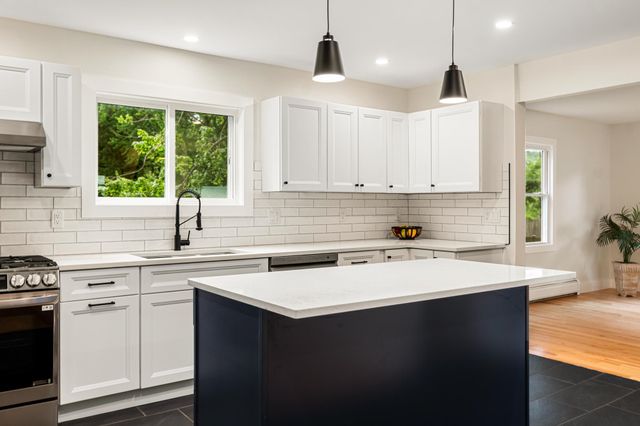 180 Laurel Hill Drive, South Burlington, VT 05405