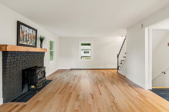 180 Laurel Hill Drive, South Burlington, VT 05405