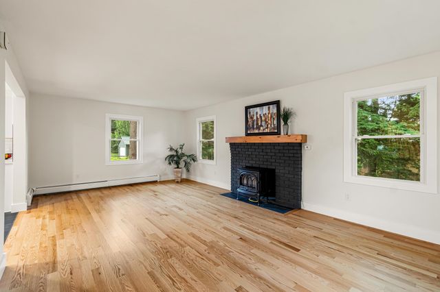 180 Laurel Hill Drive, South Burlington, VT 05405