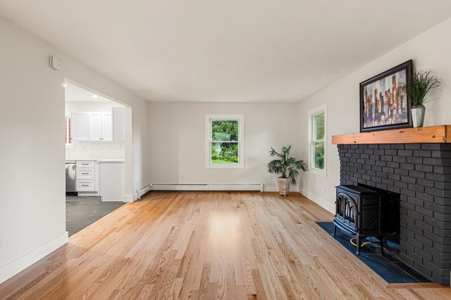 180 Laurel Hill Drive, South Burlington, VT 05405