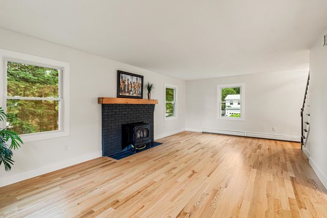 180 Laurel Hill Drive, South Burlington, VT 05405