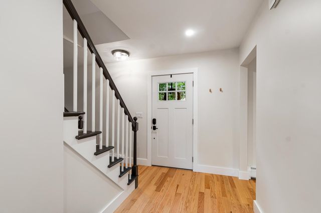 180 Laurel Hill Drive, South Burlington, VT 05405