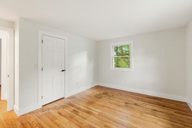 180 Laurel Hill Drive, South Burlington, VT 05405