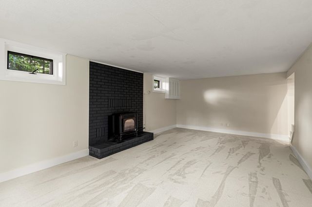 180 Laurel Hill Drive, South Burlington, VT 05405