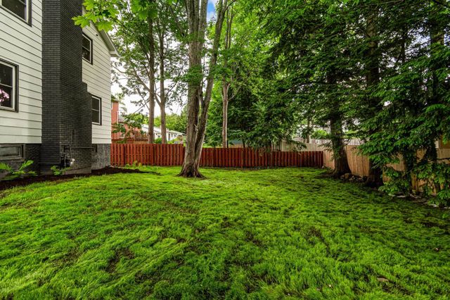 180 Laurel Hill Drive, South Burlington, VT 05405