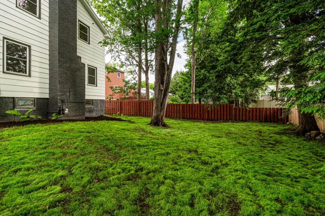 180 Laurel Hill Drive, South Burlington, VT 05405