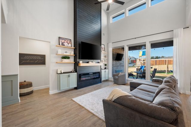 201 Blackbird Drive, Aledo, TX 76008