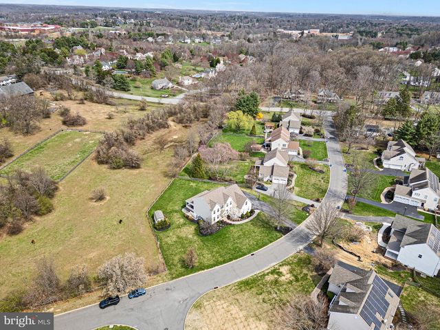 26 WOODSIDE FARM DR, Garnet Valley, PA 19060