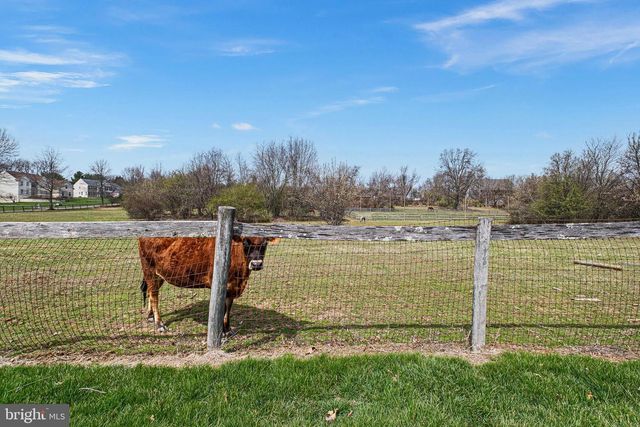 26 WOODSIDE FARM DR, Garnet Valley, PA 19060