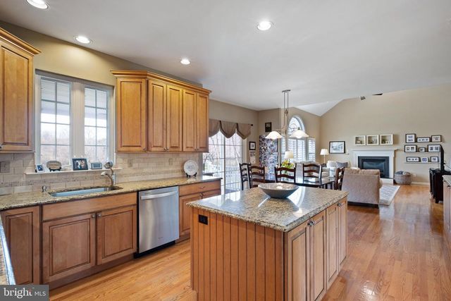 26 WOODSIDE FARM DR, Garnet Valley, PA 19060