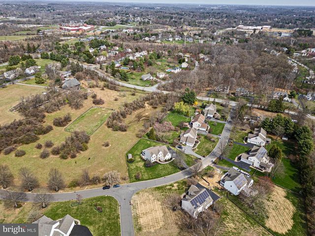 26 WOODSIDE FARM DR, Garnet Valley, PA 19060