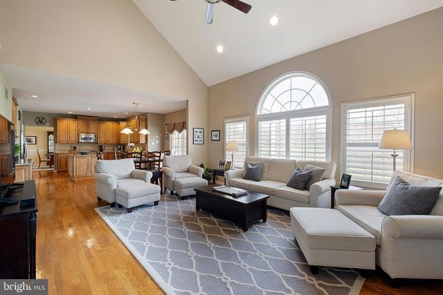 26 WOODSIDE FARM DR, Garnet Valley, PA 19060