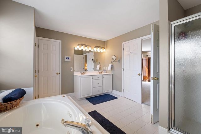 26 WOODSIDE FARM DR, Garnet Valley, PA 19060