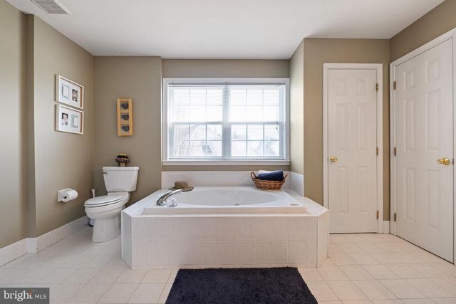 26 WOODSIDE FARM DR, Garnet Valley, PA 19060