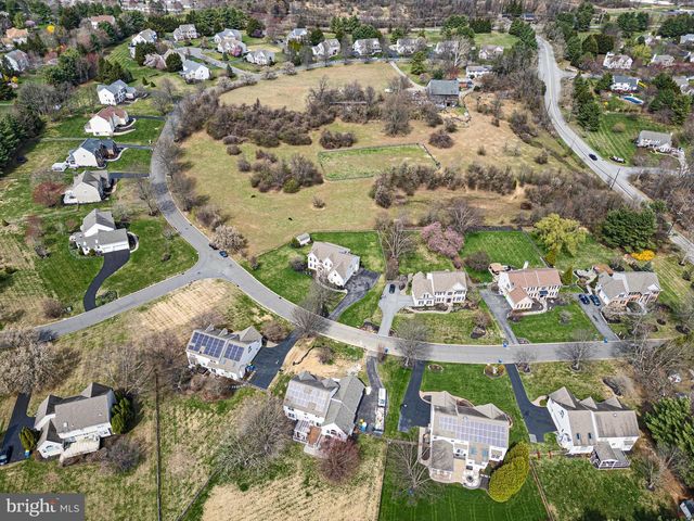 26 WOODSIDE FARM DR, Garnet Valley, PA 19060