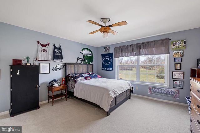 26 WOODSIDE FARM DR, Garnet Valley, PA 19060