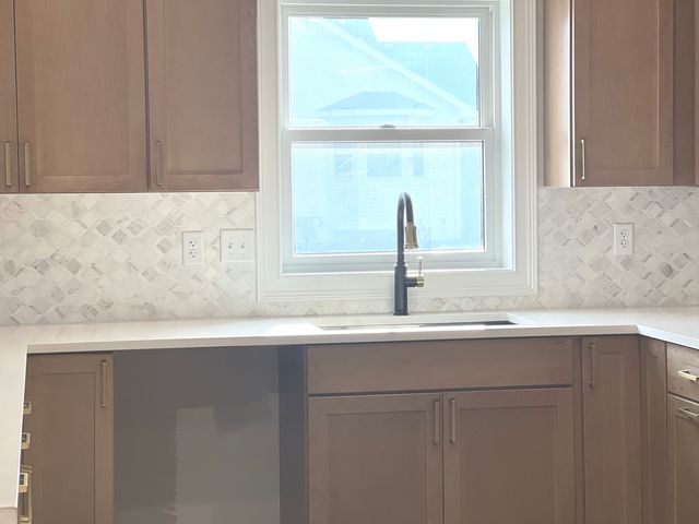 1195 S. Farmstone Drive, Diamond, IL 60416