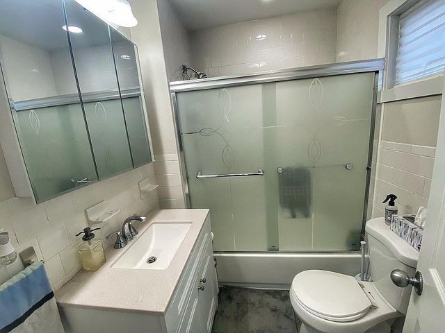 28 Francis 2, Waltham, MA 02451