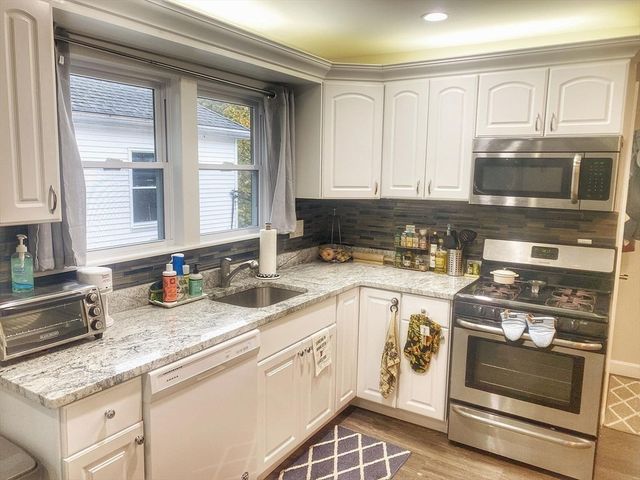 28 Francis 2, Waltham, MA 02451