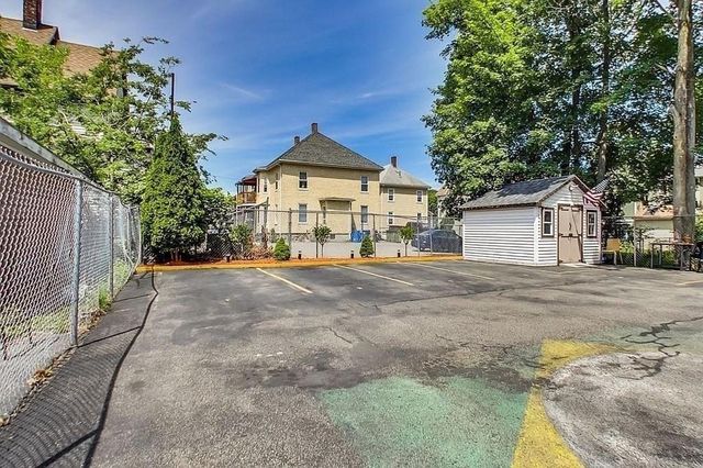 28 Francis 2, Waltham, MA 02451