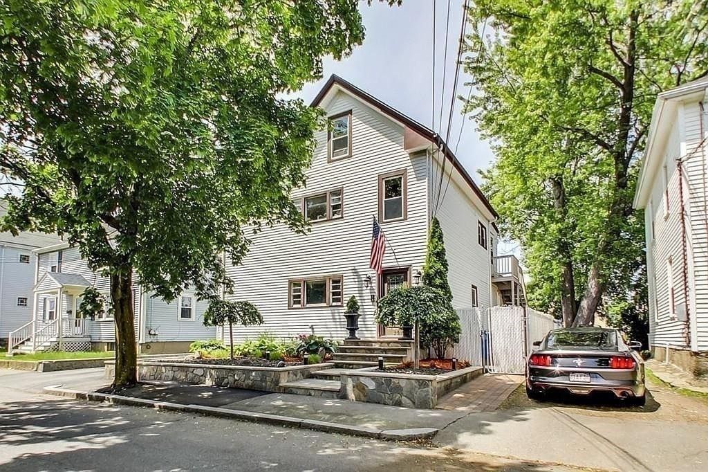 28 Francis 2, Waltham, MA 02451