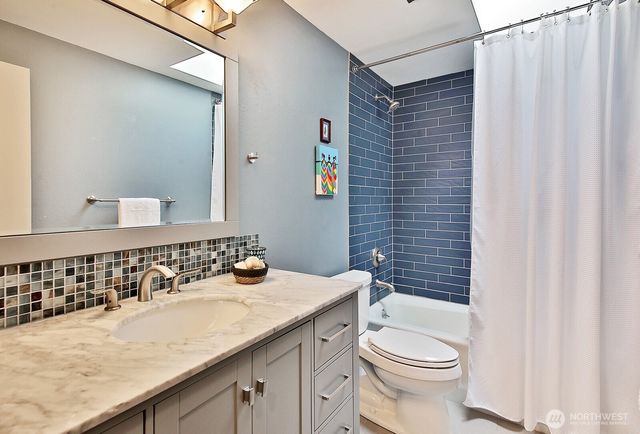 5539 Mutiny Sands Road, Freeland, WA 98249