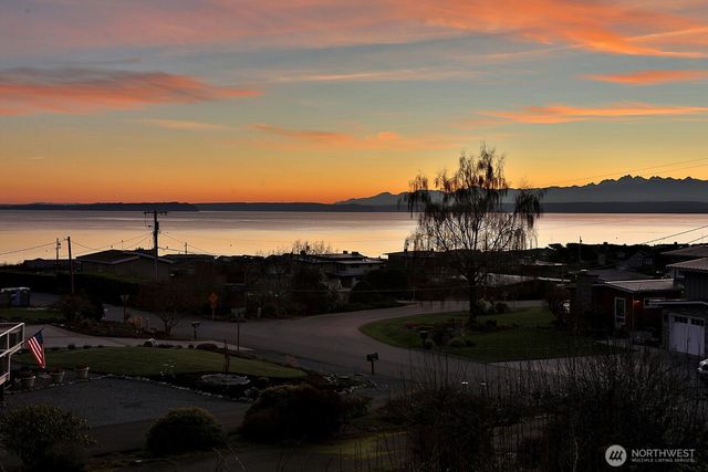 5539 Mutiny Sands Road, Freeland, WA 98249