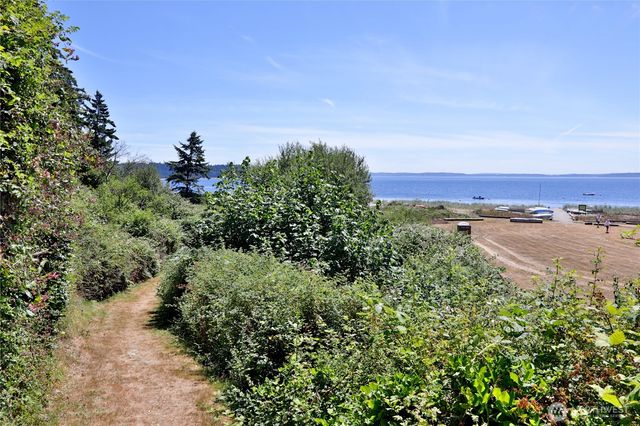 5539 Mutiny Sands Road, Freeland, WA 98249