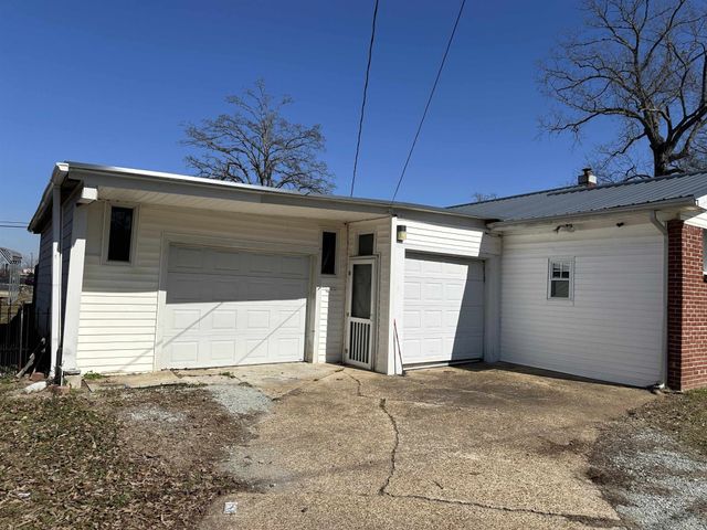 205 LONG ST, Savannah, TN 38372