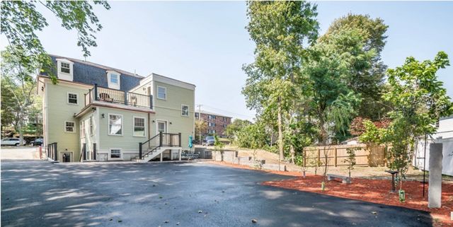 17 Neponset St A, Canton, MA 02021