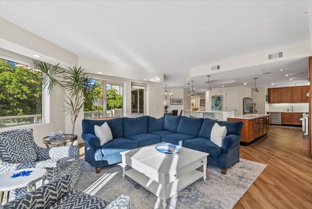 128 GOLDEN GATE POINT 202A, Sarasota, FL 34236