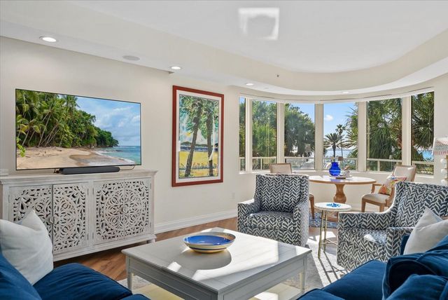 128 GOLDEN GATE POINT 202A, Sarasota, FL 34236