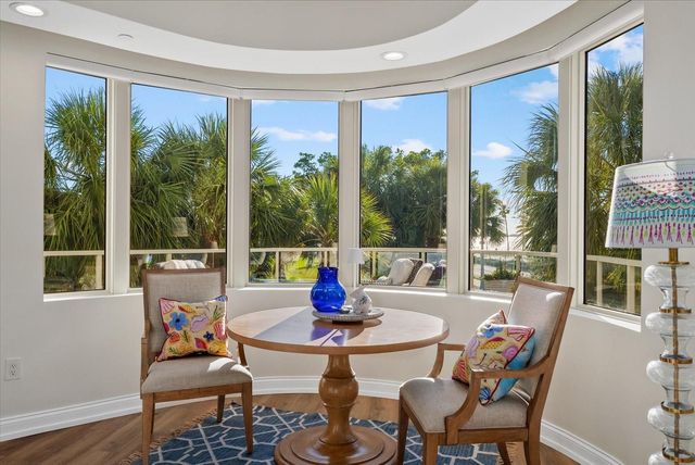 128 GOLDEN GATE POINT 202A, Sarasota, FL 34236