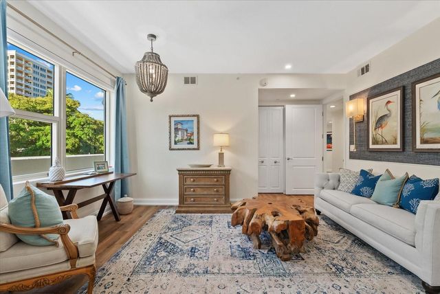 128 GOLDEN GATE POINT 202A, Sarasota, FL 34236