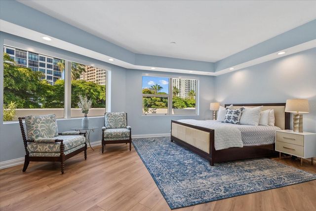 128 GOLDEN GATE POINT 202A, Sarasota, FL 34236