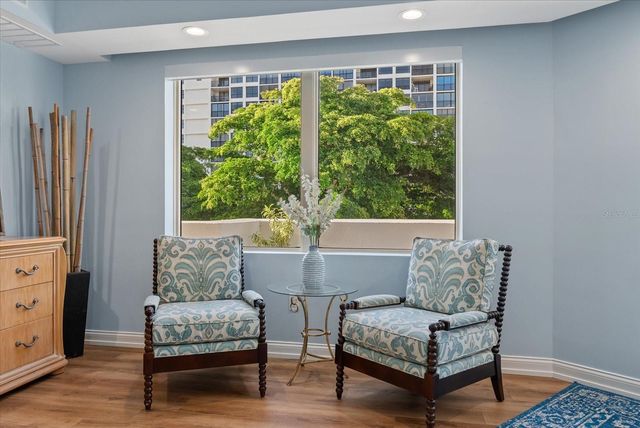 128 GOLDEN GATE POINT 202A, Sarasota, FL 34236