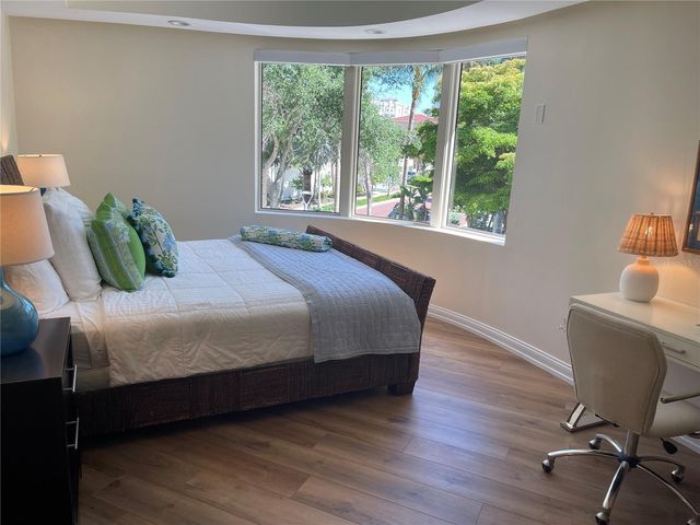 128 GOLDEN GATE POINT 202A, Sarasota, FL 34236