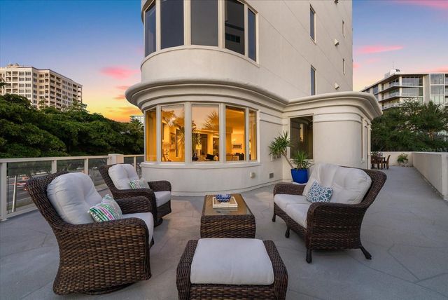 128 GOLDEN GATE POINT 202A, Sarasota, FL 34236