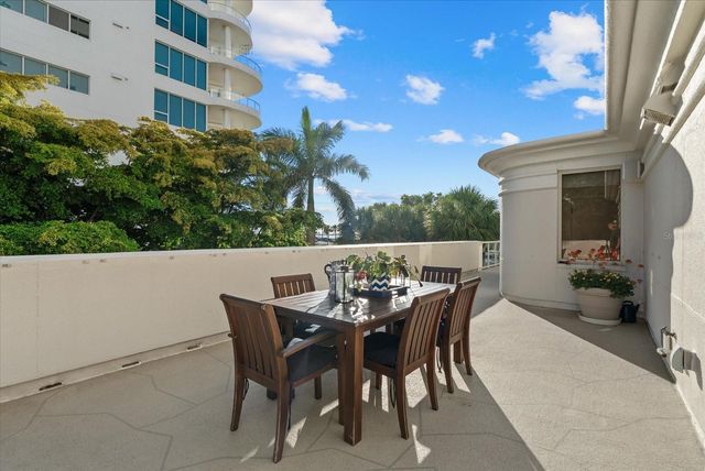 128 GOLDEN GATE POINT 202A, Sarasota, FL 34236