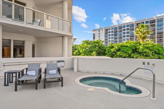 128 GOLDEN GATE POINT 202A, Sarasota, FL 34236