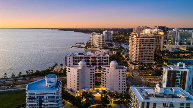 128 GOLDEN GATE POINT 202A, Sarasota, FL 34236