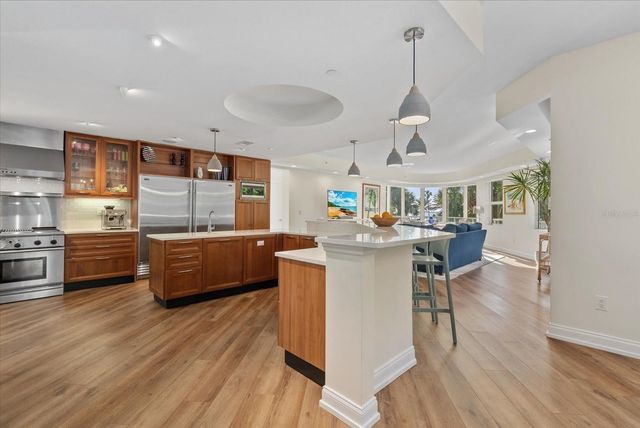 128 GOLDEN GATE POINT 202A, Sarasota, FL 34236