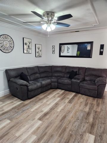 2467 Rhine Way, Elverta, CA 95626